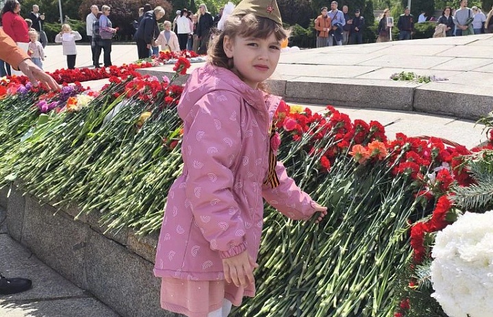 Помним и гордимся: коллективы Дворца творчества почтили память героев