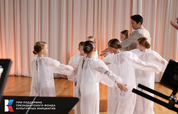 Образцовый ансамбль современного танца "Форс" принял участие в съёмках фильма "Мой папа-герой", премьера которого состоится 4 апреля 2026 года в концертном зале театра эстрады "Янтарь-холл"