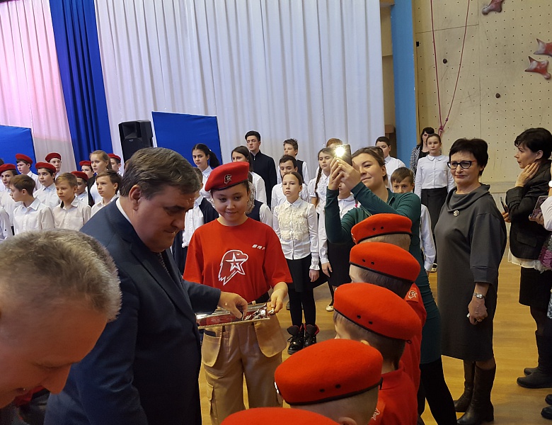 Посвящение в ряды ЮНАРМИИ учащихся школ города