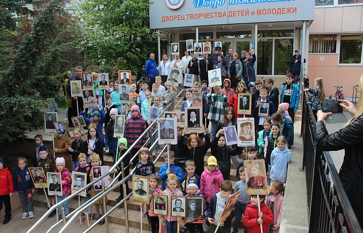 Акция "Школьный «Бессмертный полк»"