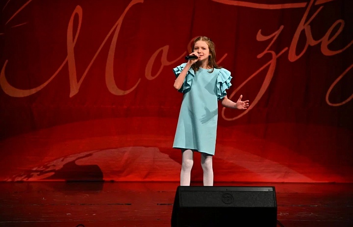 Поздравляем с победой солистку вокальной студии "Камертон"