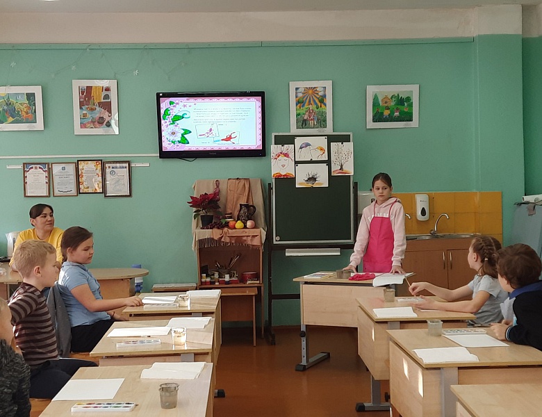 "Дети - детям". "Радуга красок"
